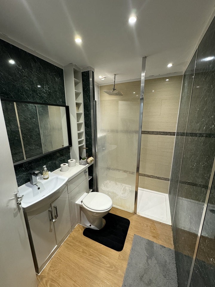 Room Lots Road in Greater London