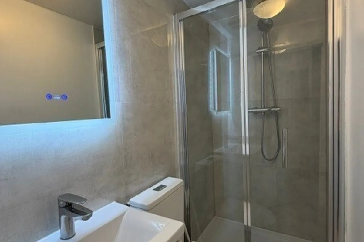 Flat Colet Gardens in Greater London