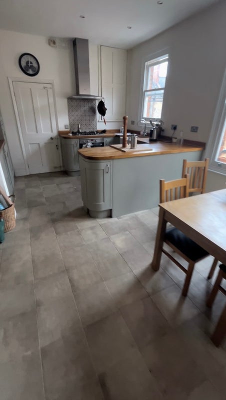 Room Barcombe Avenue in Greater London