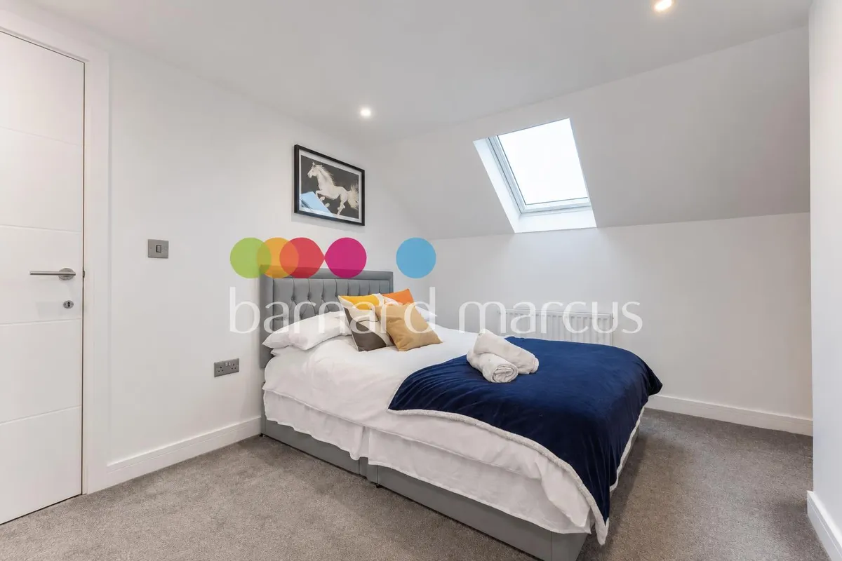 Flat Banstead Road in Greater London