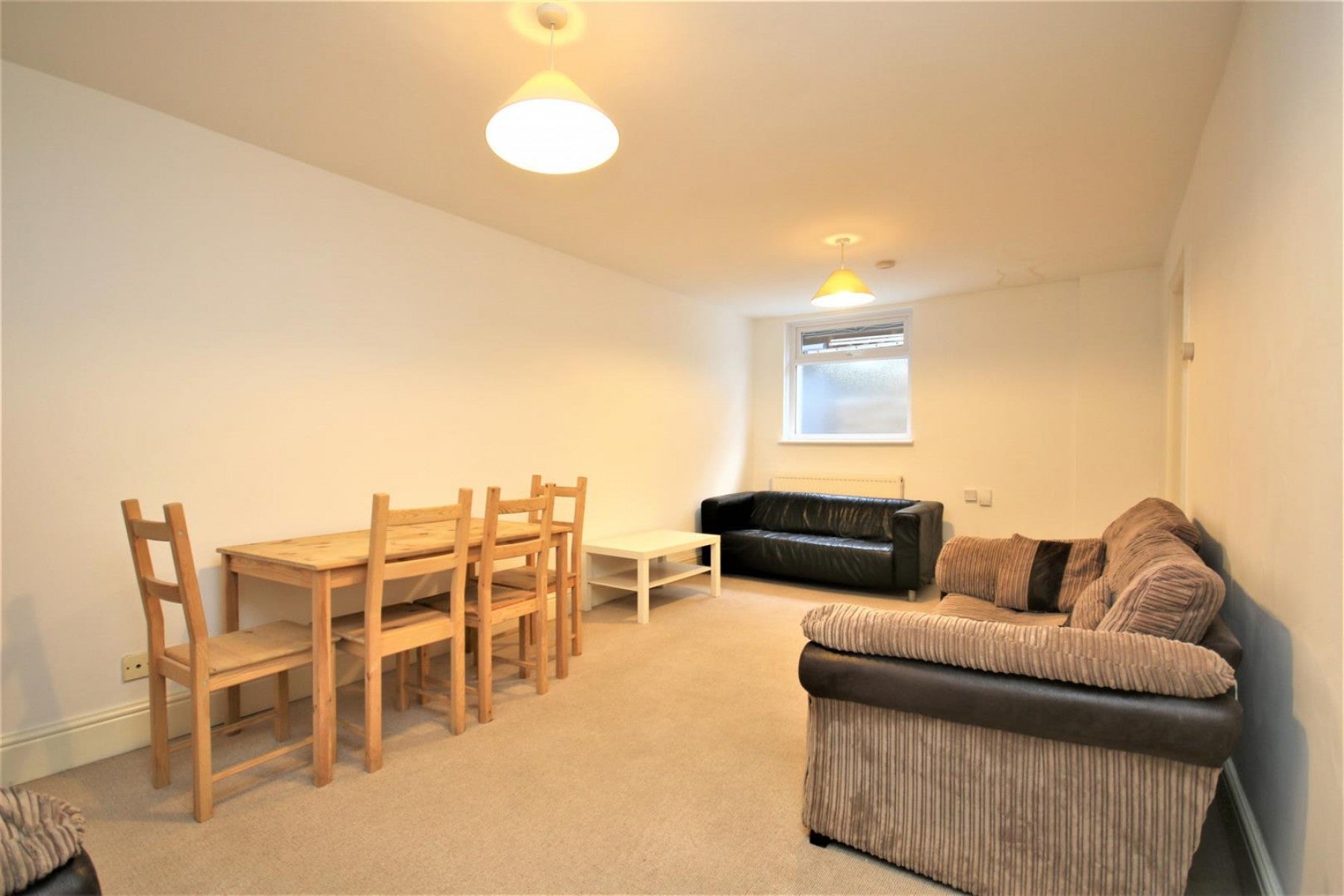 Flat Kimberley Gardens in Greater London