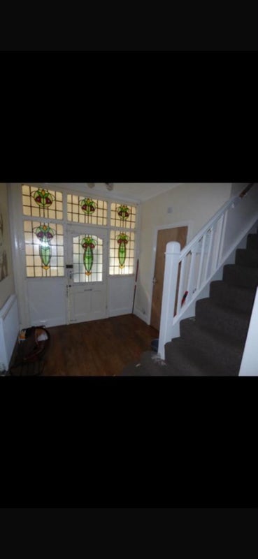 Room Rolleston Drive in Nottingham