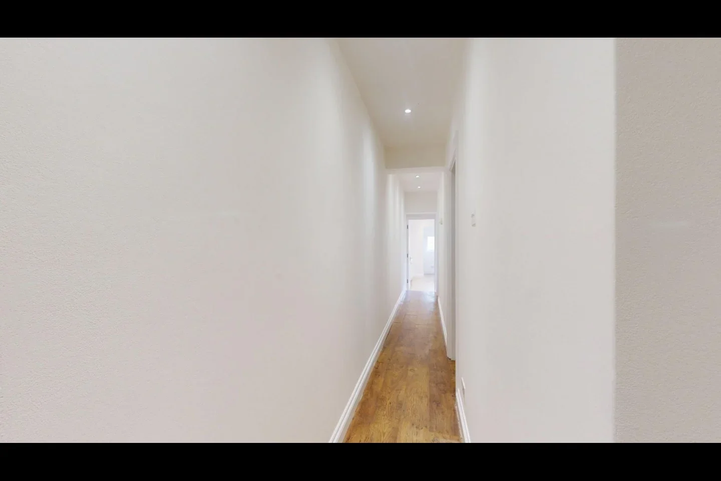Flat Dundee Road in Greater London