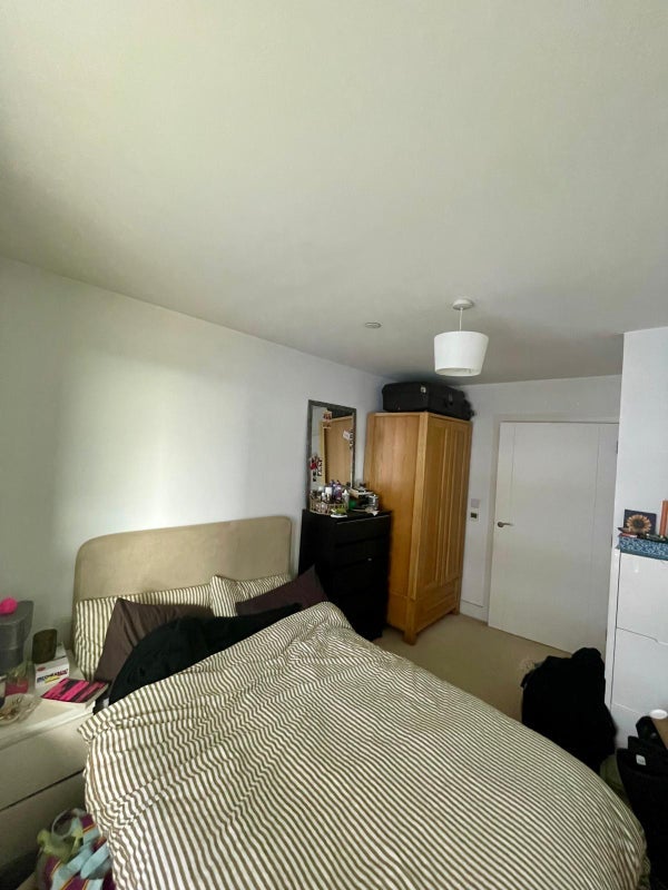 Room Queensland Road in Greater London