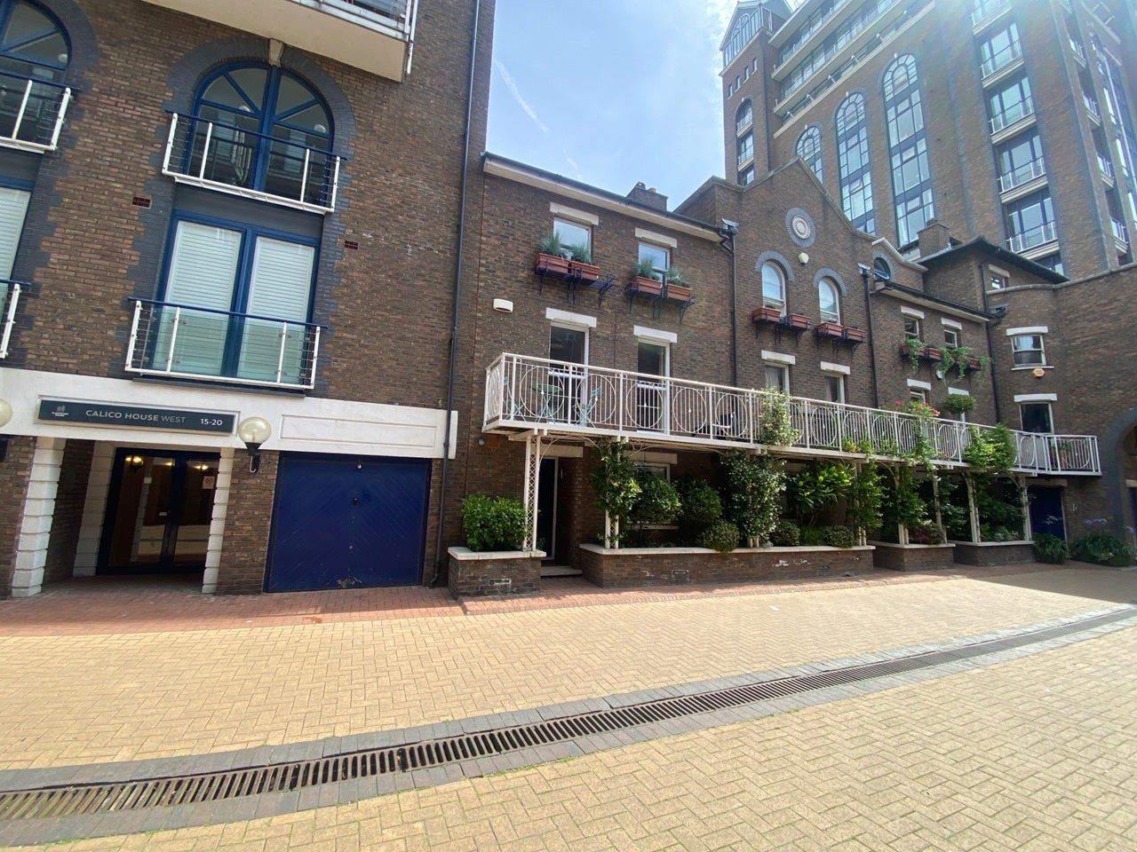 House Coral Row in Greater London