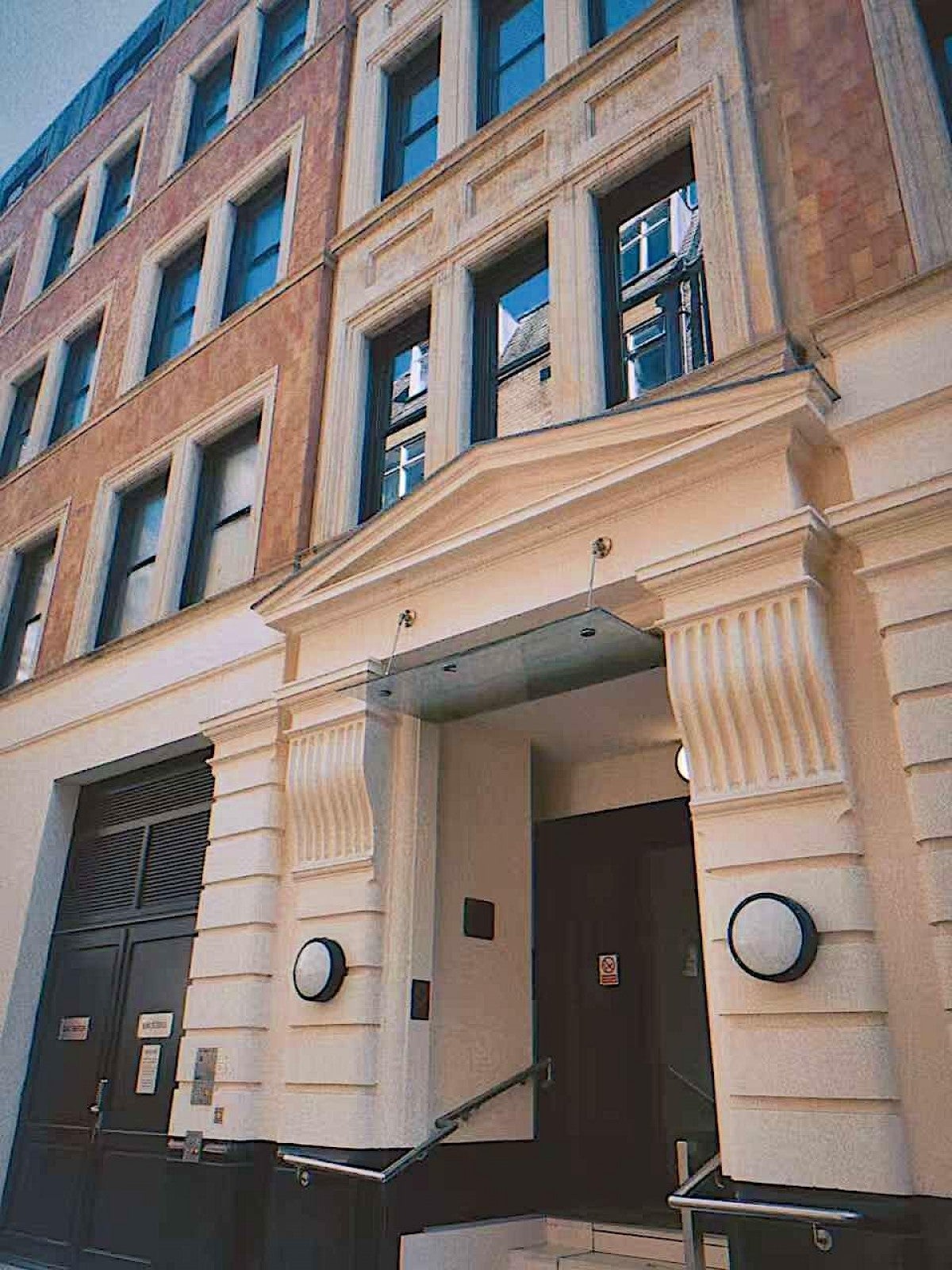 Flat Crane Court in City of London