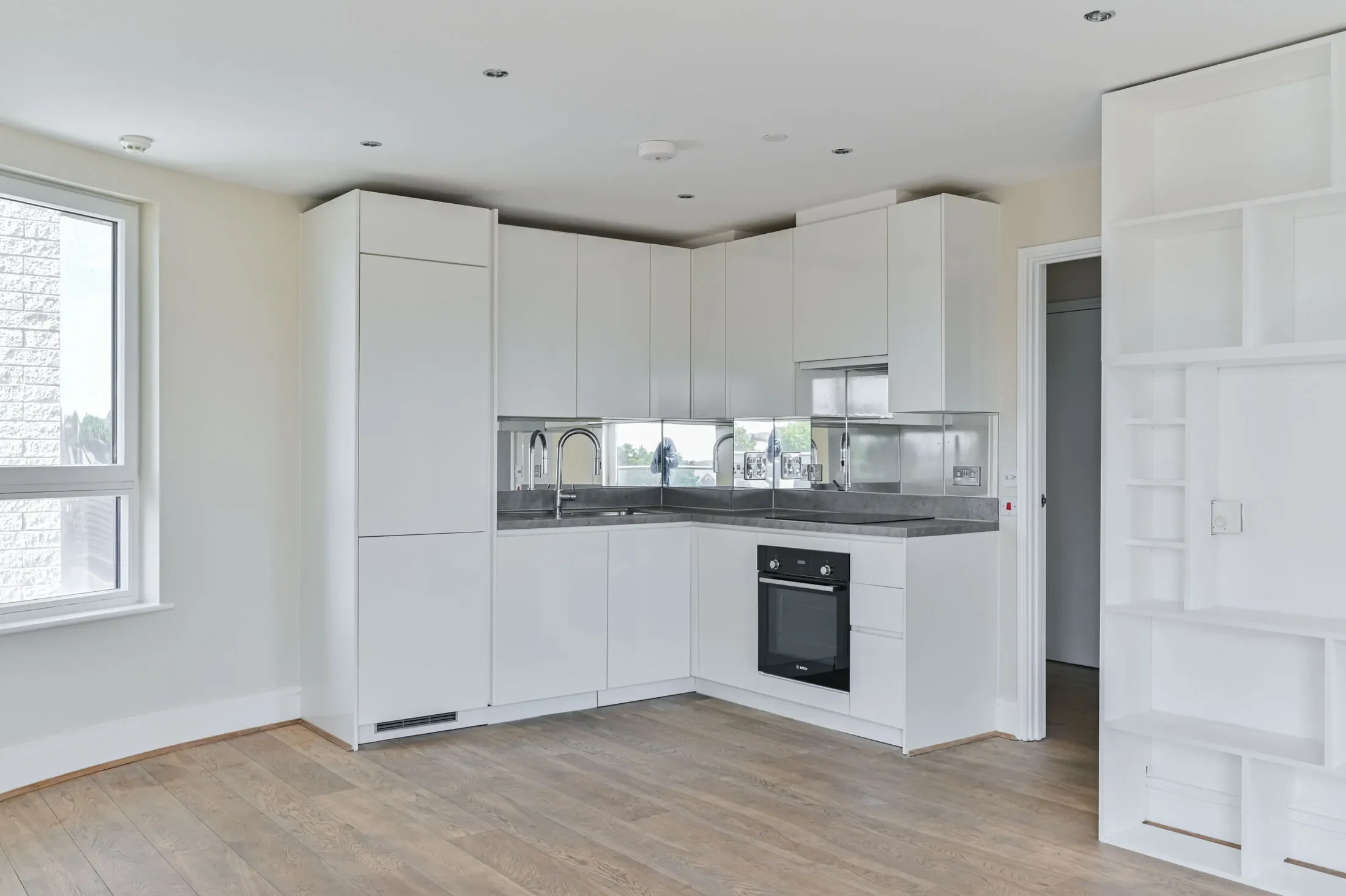 Flat Clapham High Street in Greater London
