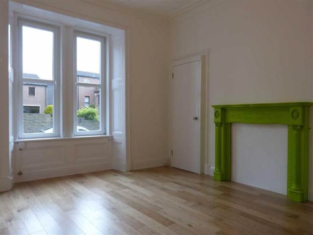 Flat Step Row in Dundee