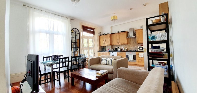 Room Stock Orchard Crescent in Greater London