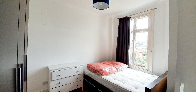 Room Stock Orchard Crescent in Greater London