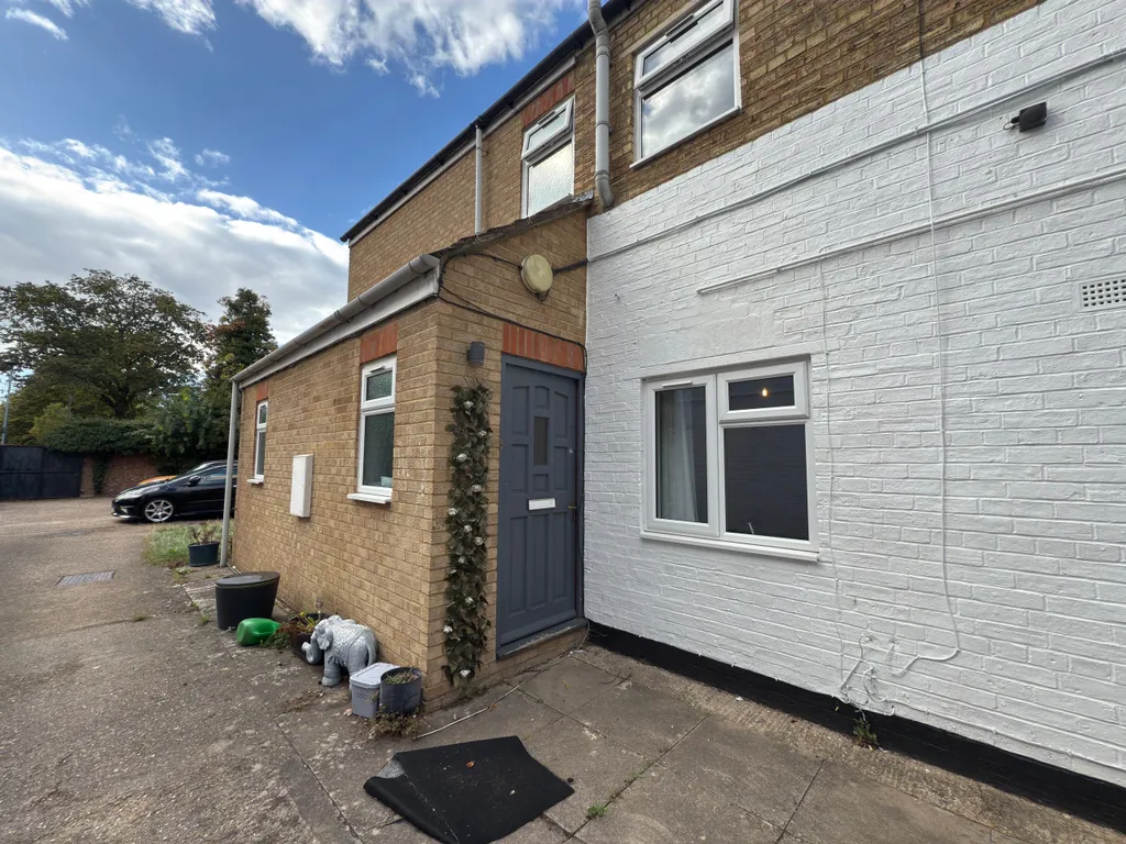 House Clarendon Street in Bedford