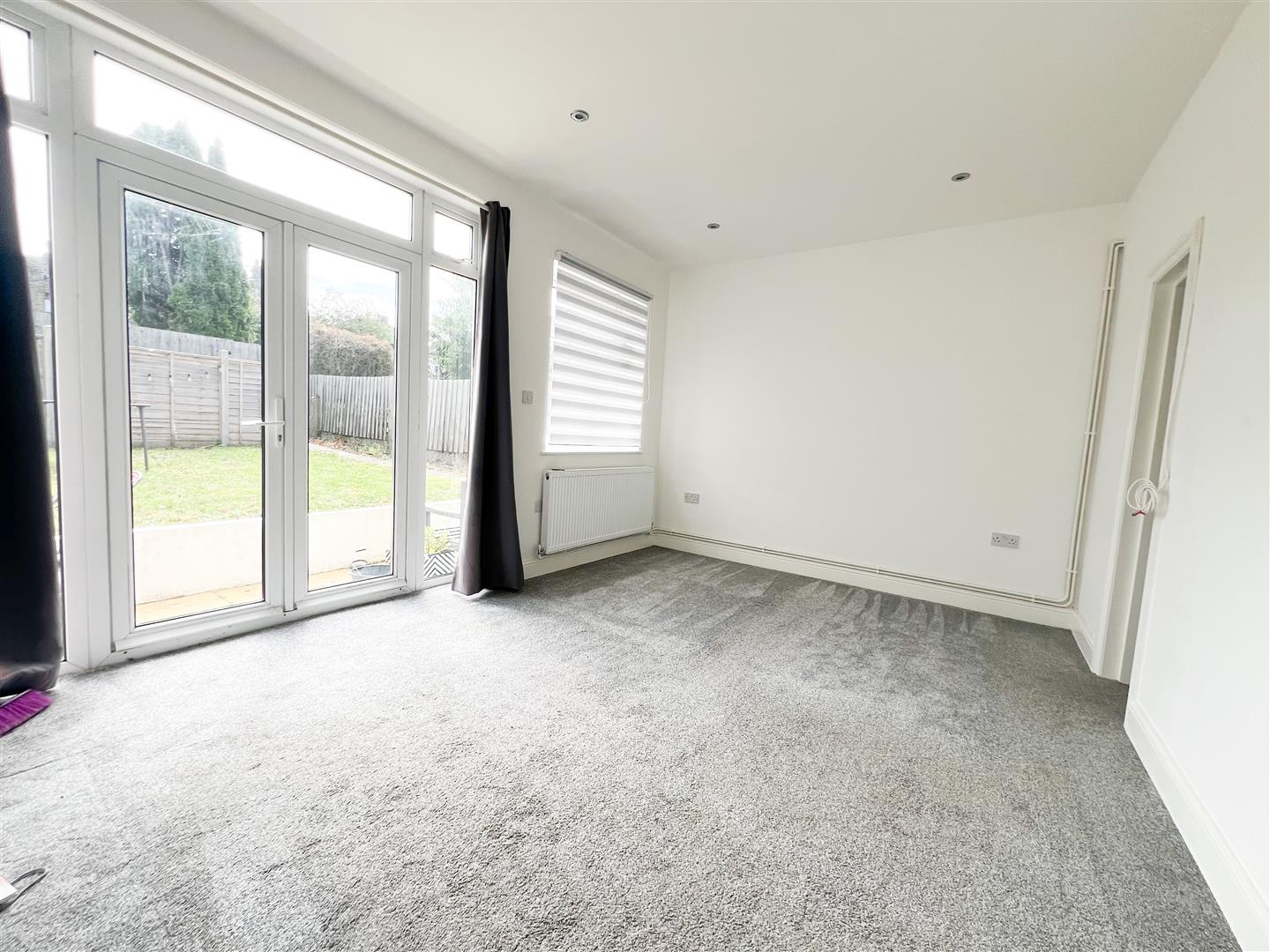 Flat Godson Road in Greater London
