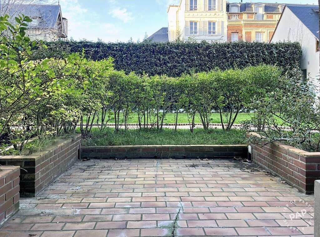 Flat Place Louis Armand in Deauville