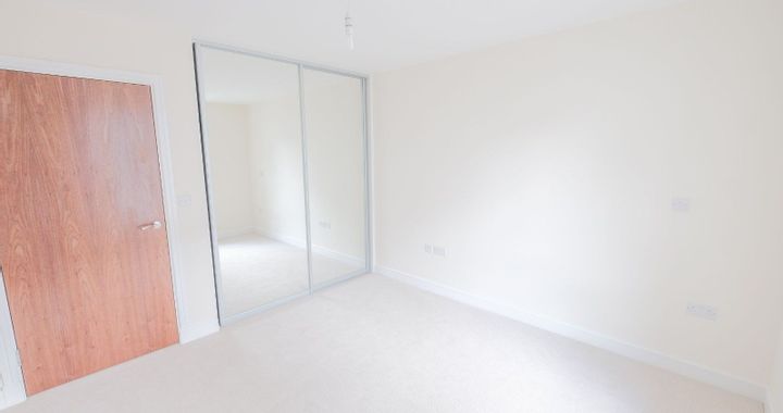 Flat Ocean Drive in Gillingham