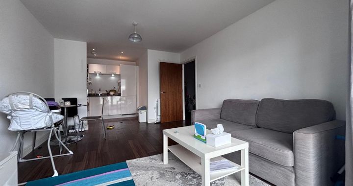 Flat Ocean Drive in Gillingham