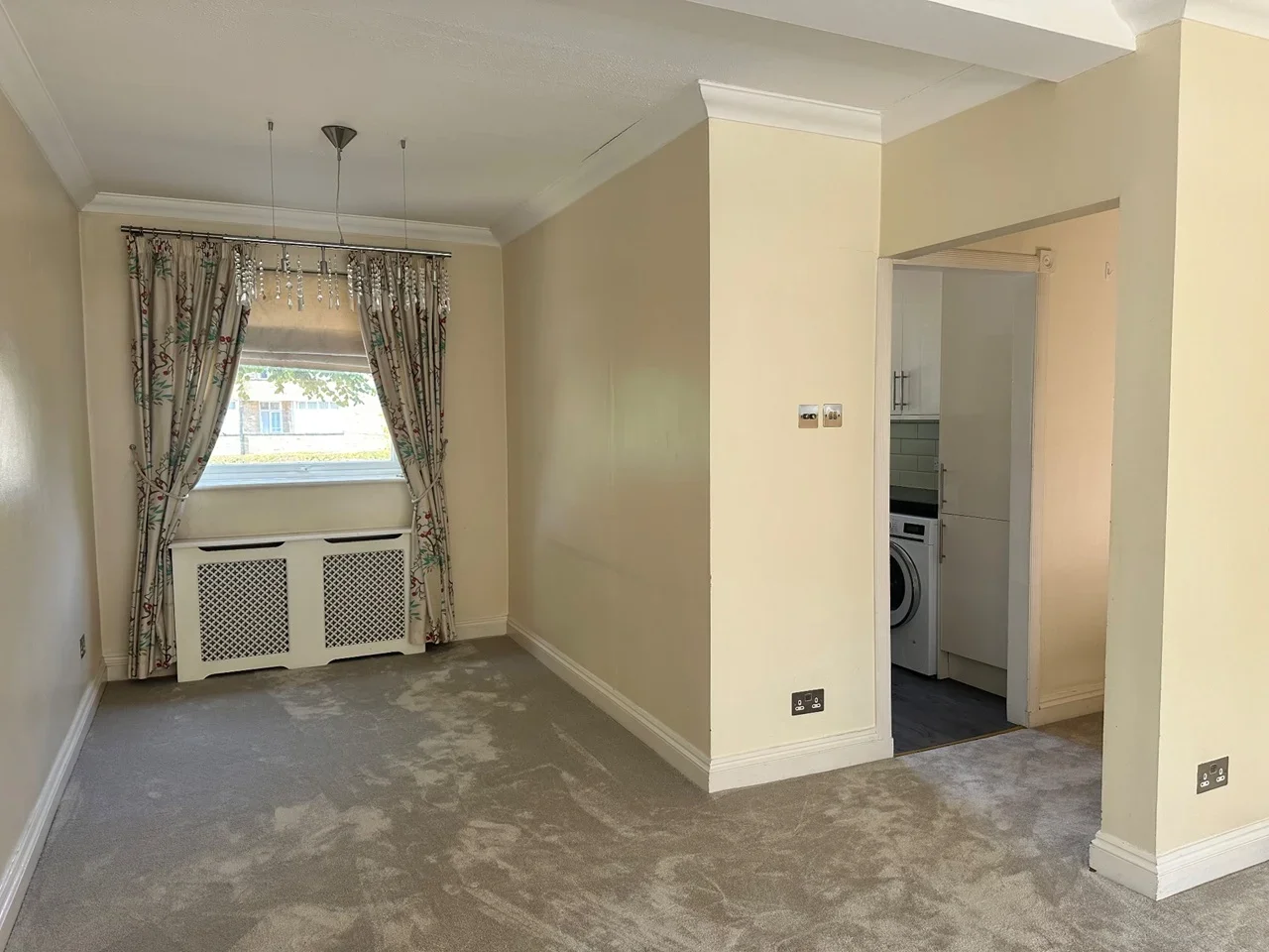 House Hatcliffe Close in Greater London