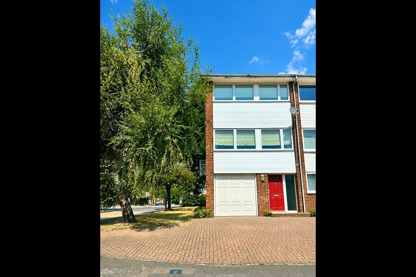 House Hatcliffe Close in Greater London