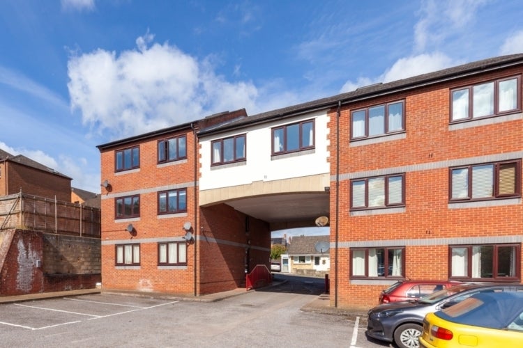 Flat Cameron Court in Cherwell District