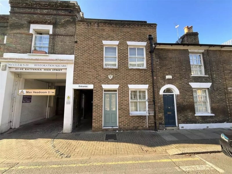 Room Battersea High Street in Greater London