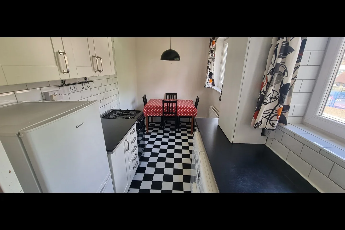 Flat Rivaz Place in Greater London