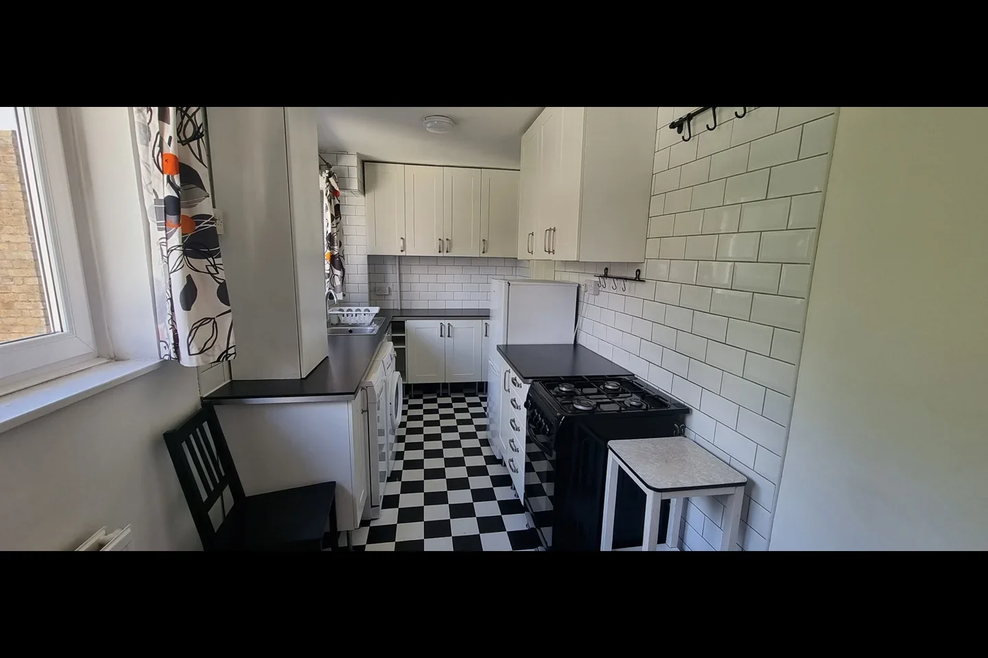Flat Rivaz Place in Greater London