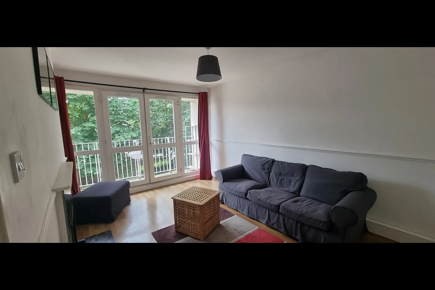 Flat Rivaz Place in Greater London
