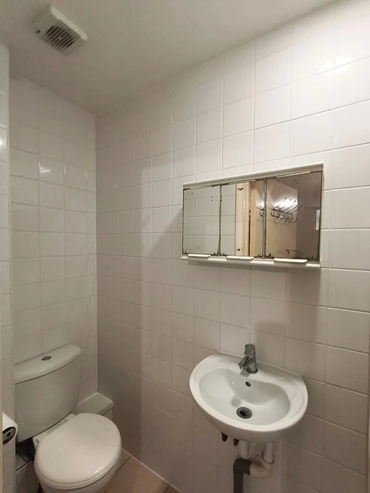Flat Heathfield Gardens in Greater London