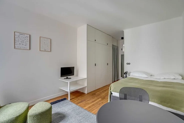Flat Rue Mansart in Paris