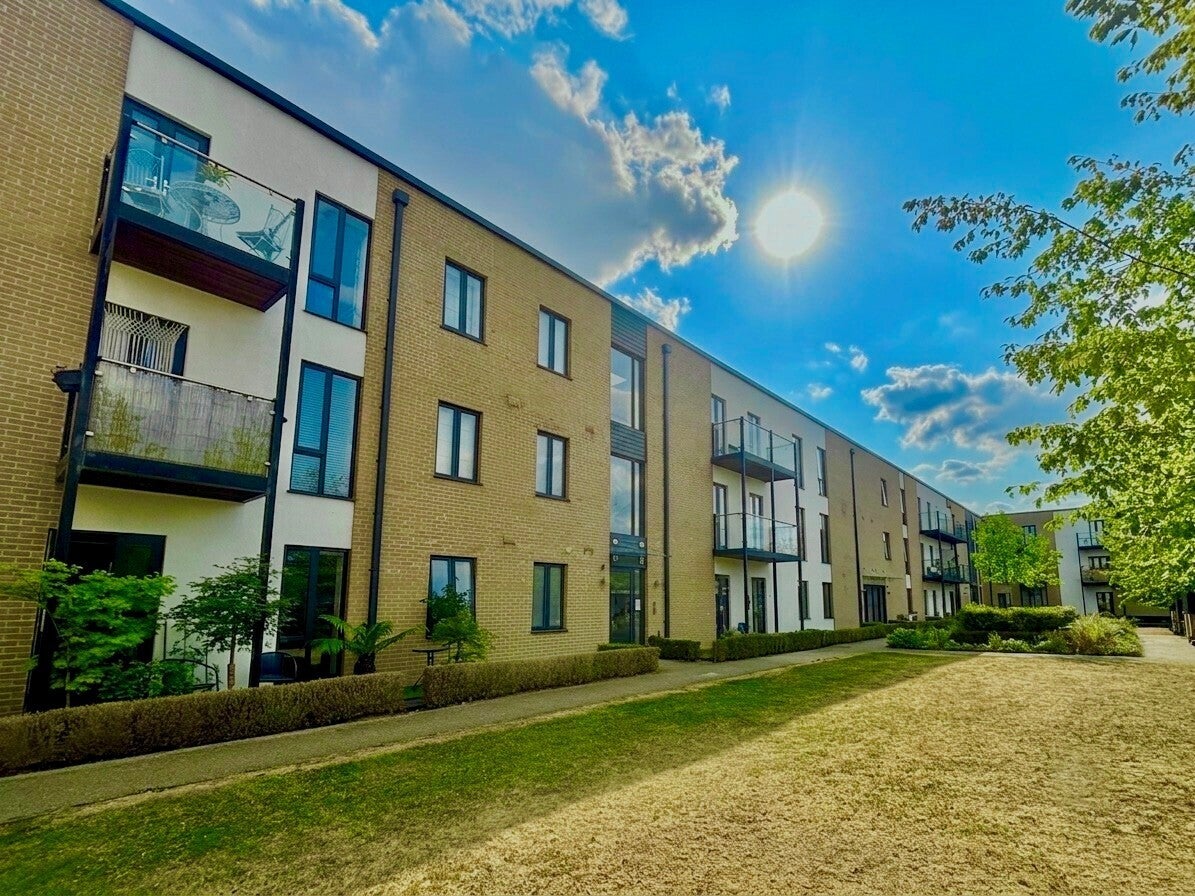 Flat Wenman Road in South Oxfordshire