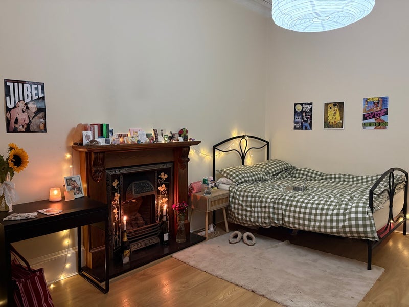 Room Montague Street in Glasgow