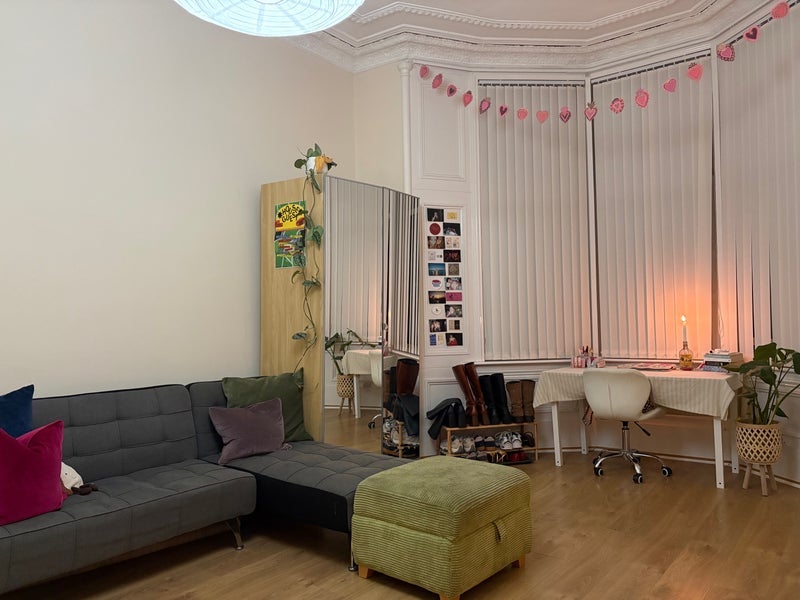 Room Montague Street in Glasgow