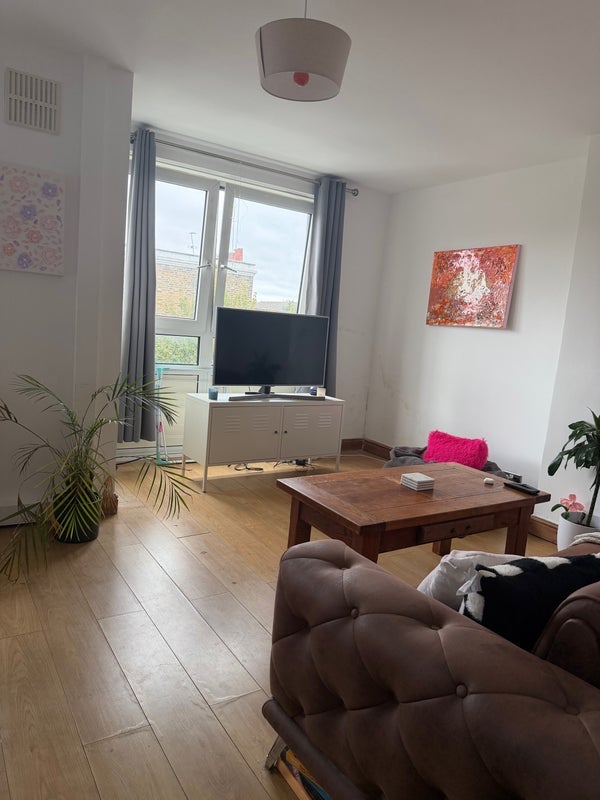 Room Massingham Street in Greater London