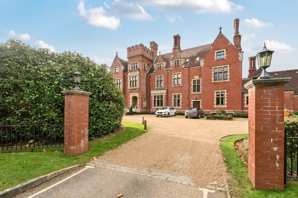 Flat Tanbridge Park in Horsham