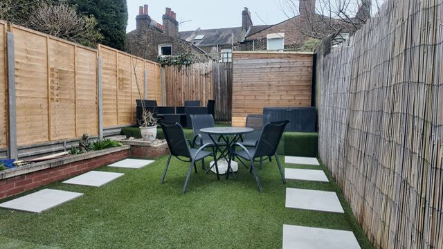 Room Kneller Road in Greater London