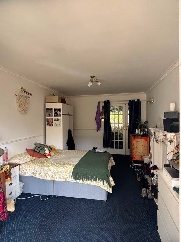 Room Clark Street in Greater London
