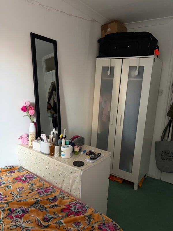 Room Clark Street in Greater London