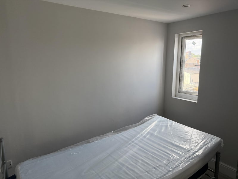 Room Shaftesbury Road in Greater London