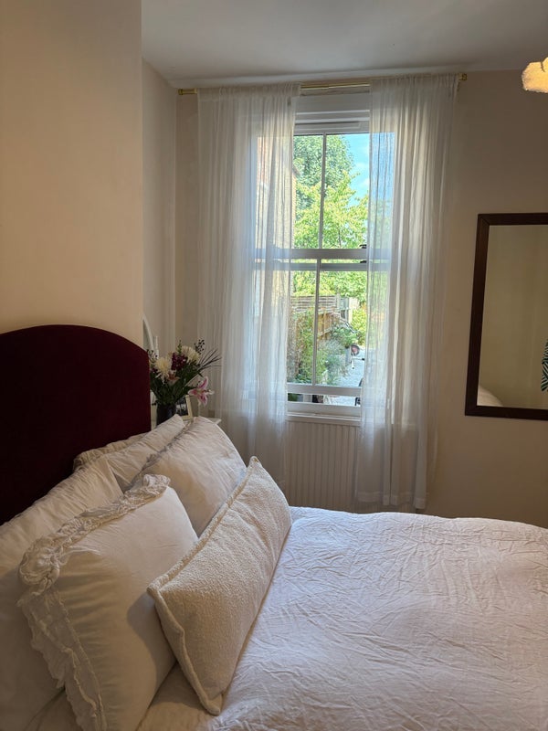 Room Trouville Road in Greater London