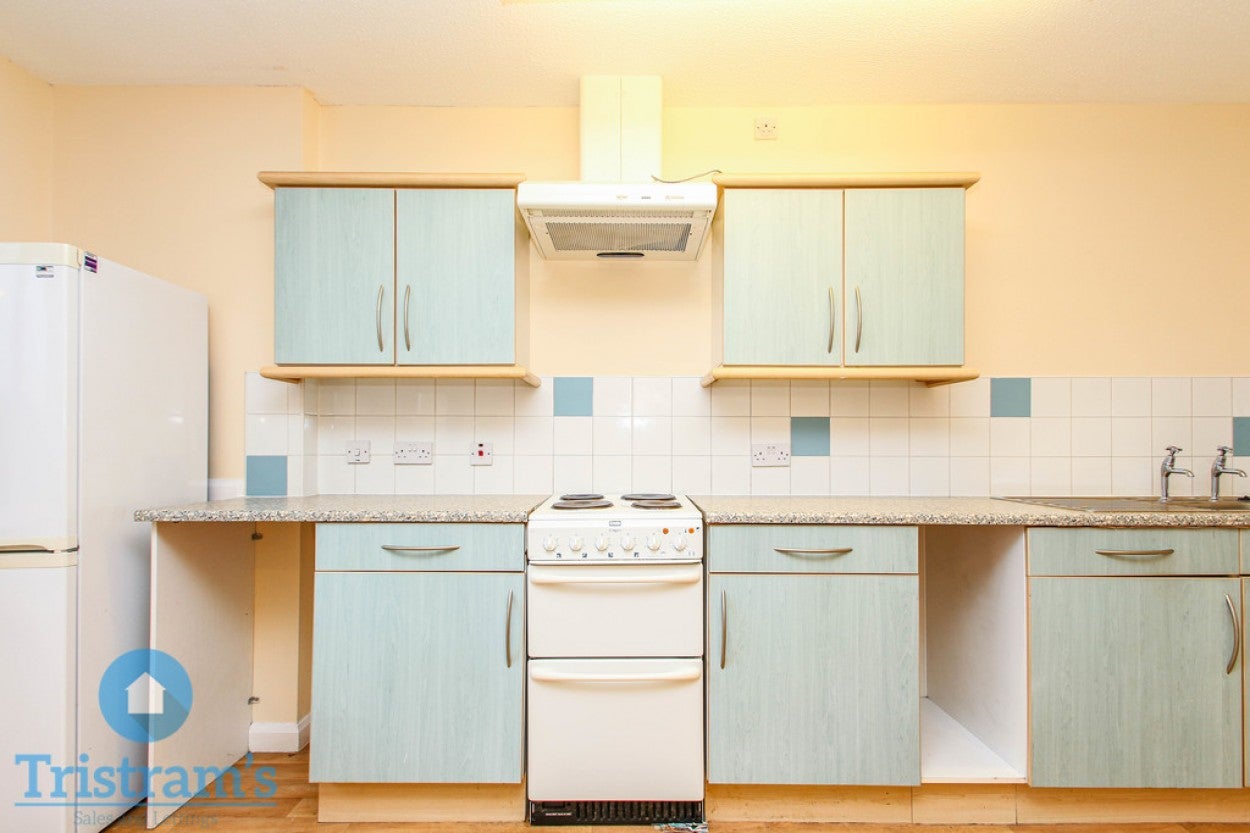 Flat Hawton Crescent in Nottingham