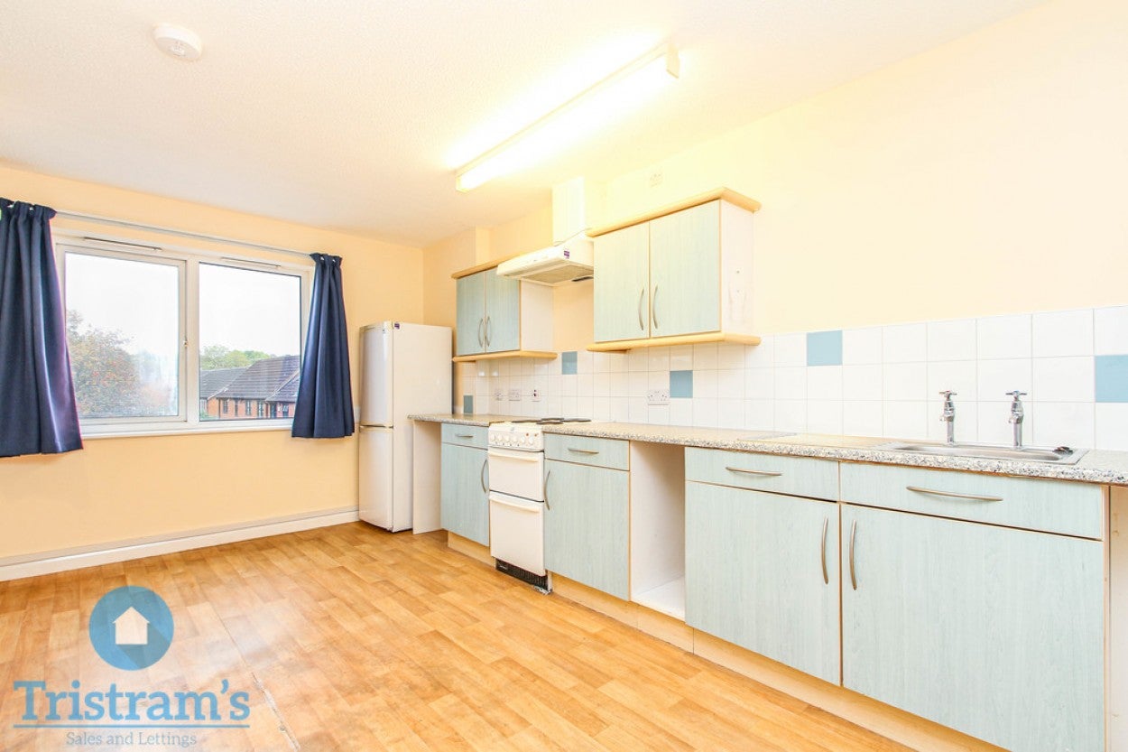 Flat Hawton Crescent in Nottingham