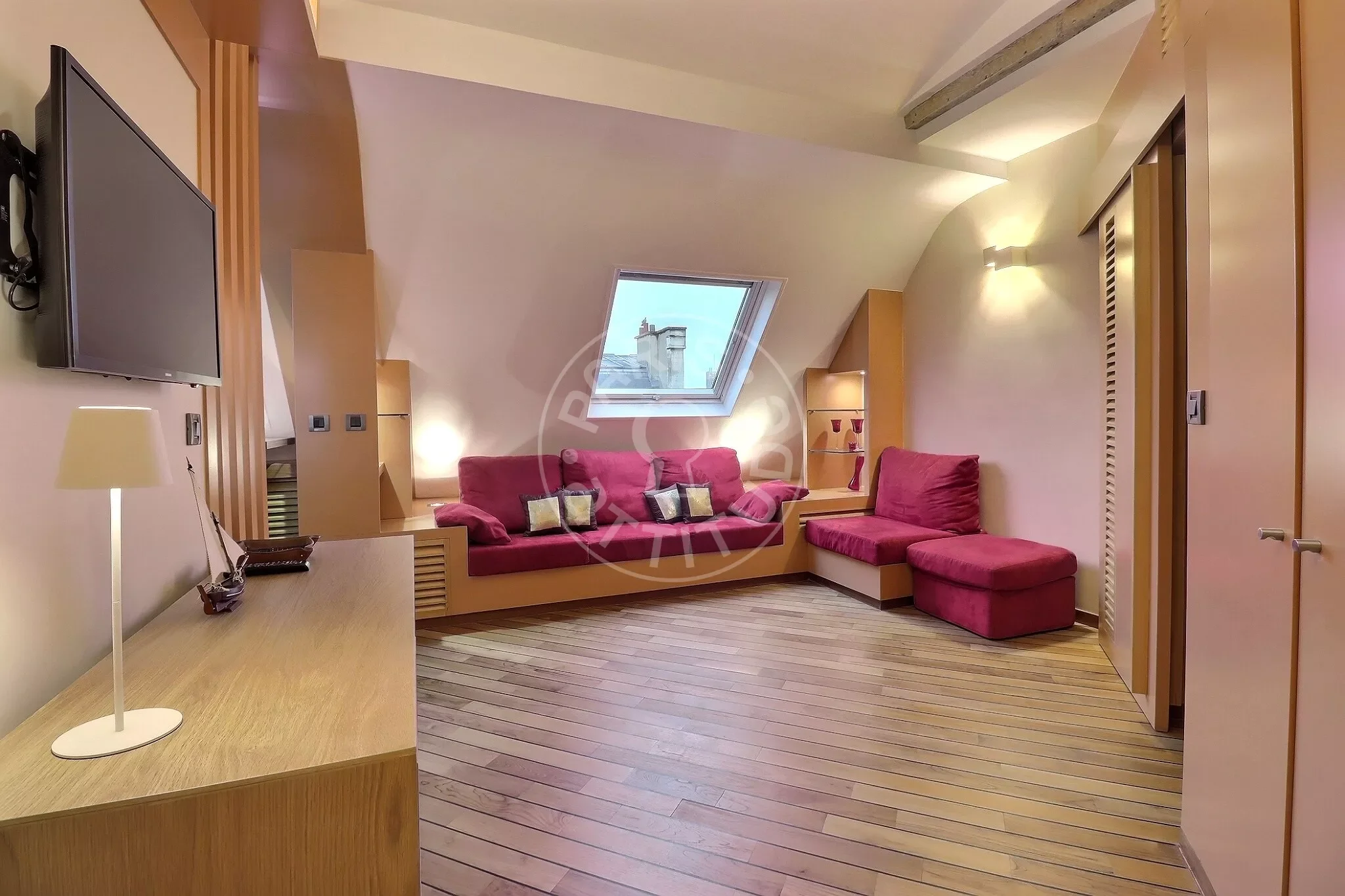 Flat Rue Édouard Detaille in Paris
