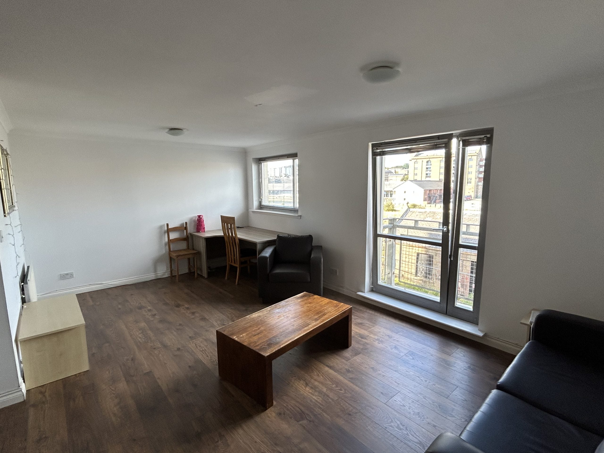 Flat Orchard Hill in Greater London