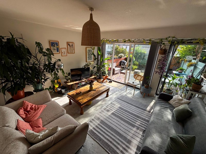 Room Bedford Road in Greater London