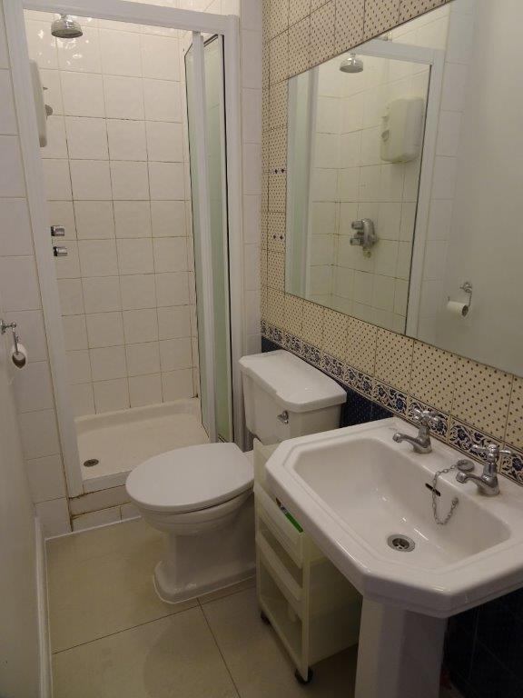 Room St Dunstan's Road in Greater London