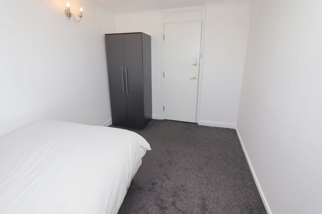 Room Globe Road in Greater London