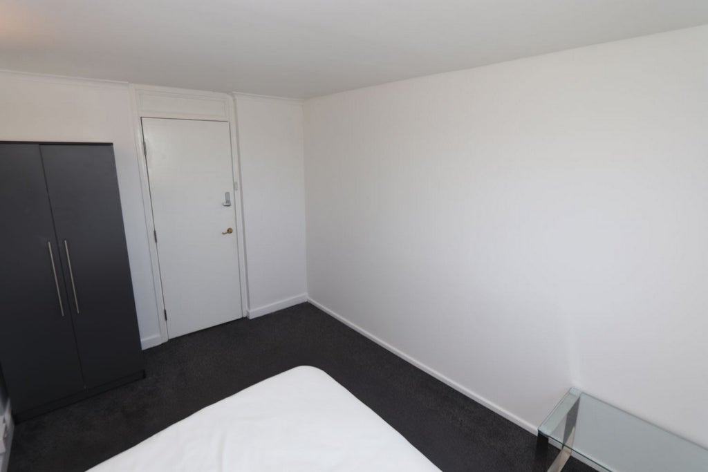 Room Globe Road in Greater London