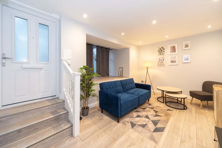 Flat Foxberry Road in Greater London