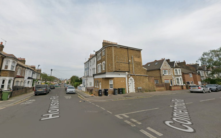 Flat Harcourt Road in Greater London
