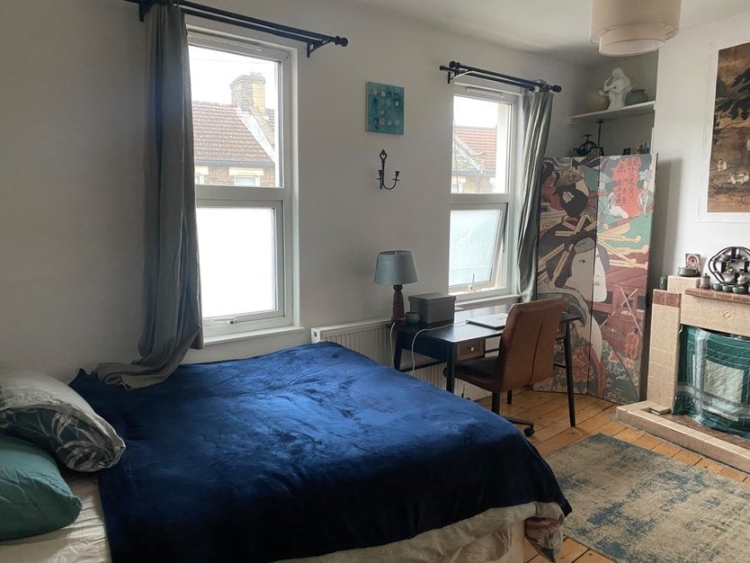 Room Romford Road in Greater London