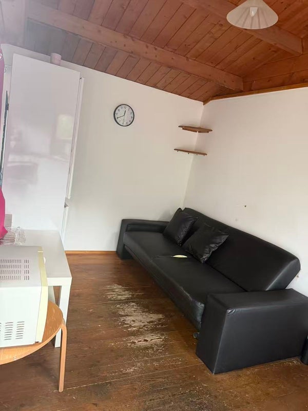 Flat Outram Road in Greater London